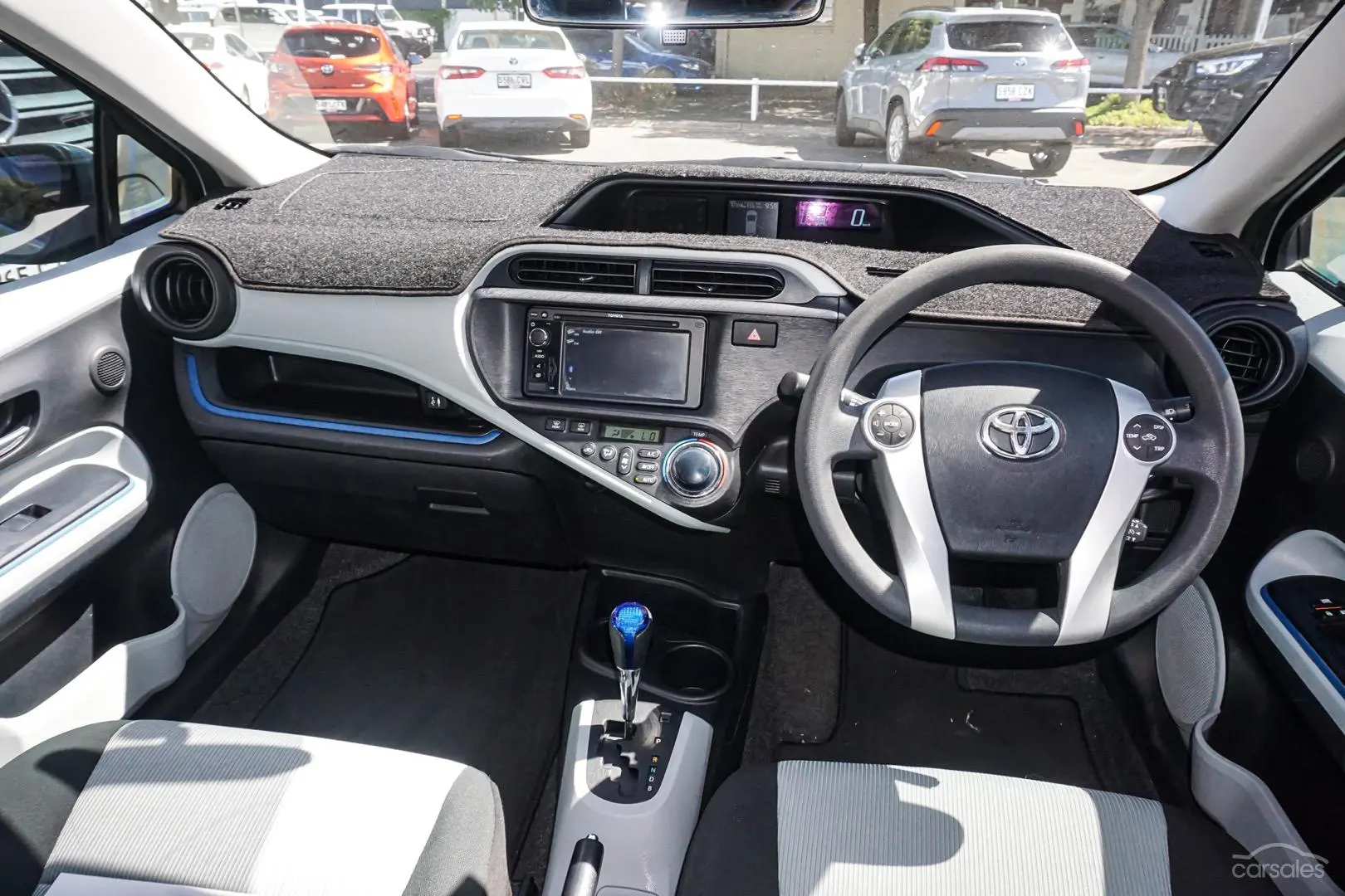 2014 Toyota Prius C Image 9