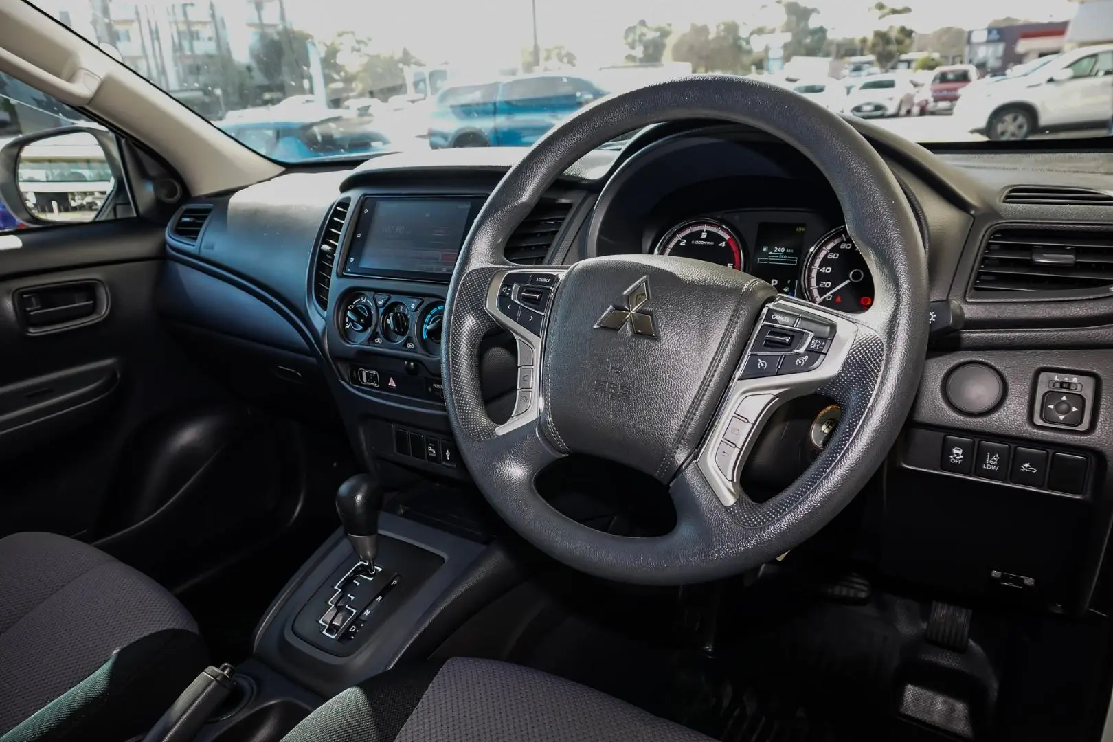 2023 Mitsubishi Triton Gallery Image 7