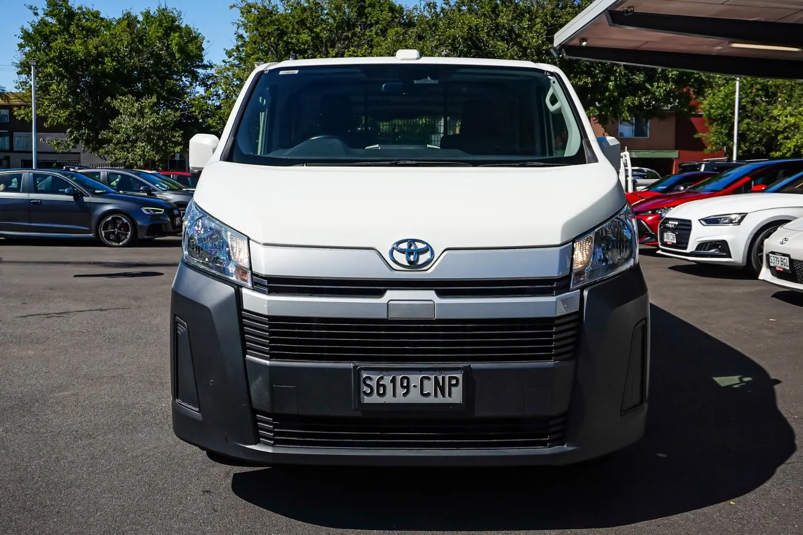 2021 Toyota Hiace Gallery Image 5