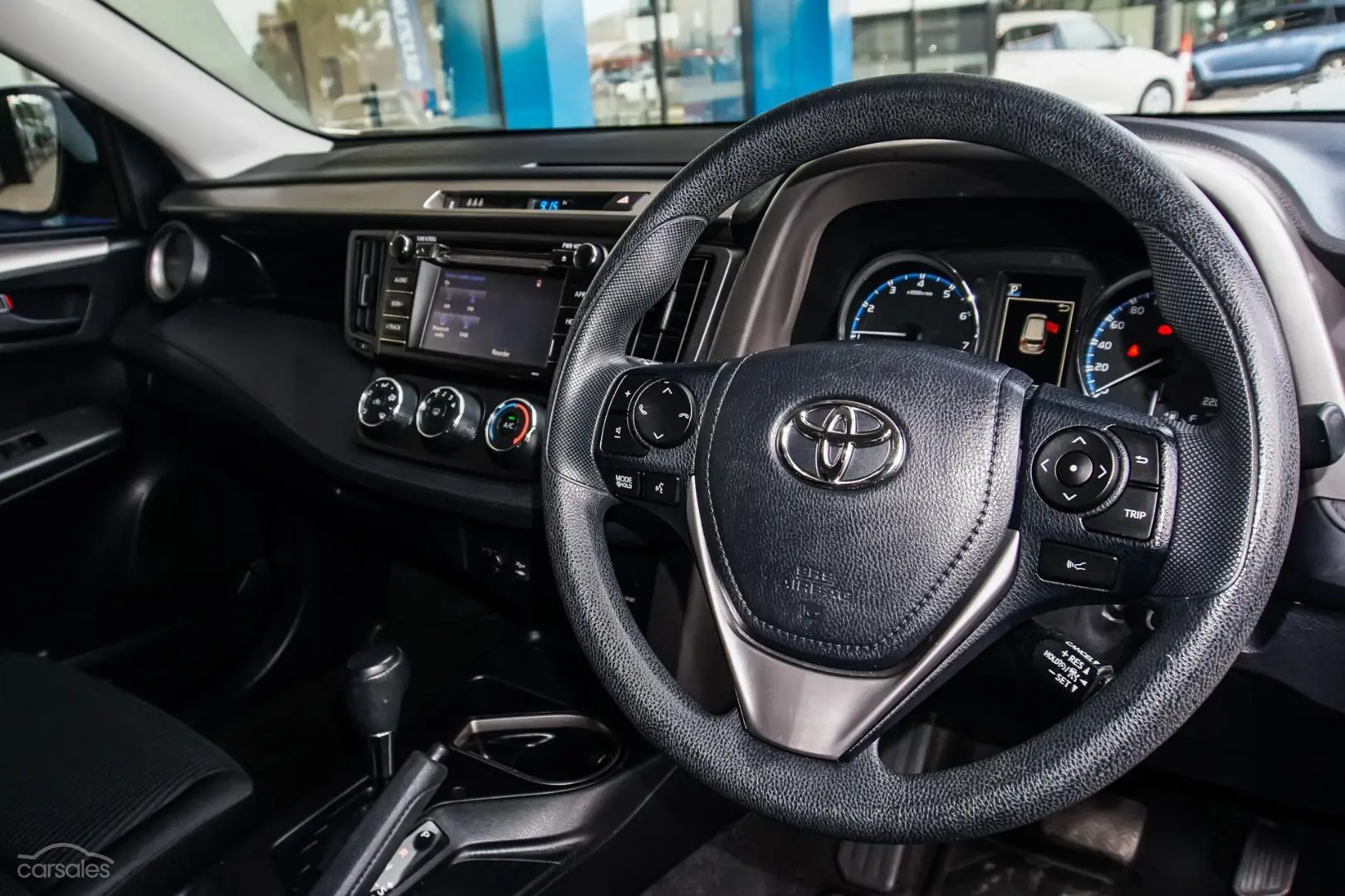 2018 Toyota RAV4 Image 6