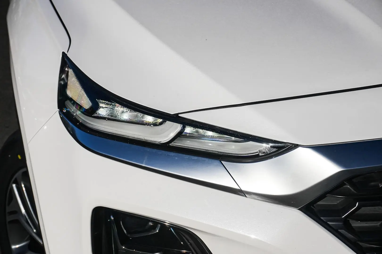2019 Hyundai Santa Fe Gallery Image 12