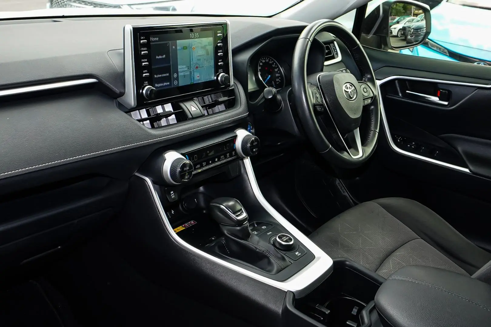 2022 Toyota RAV4 Gallery Image 11