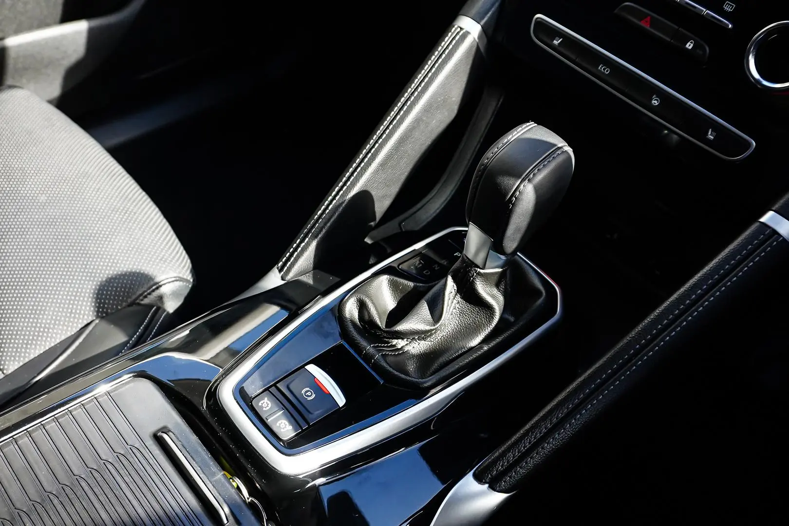 2023 Renault Koleos Gallery Image 18