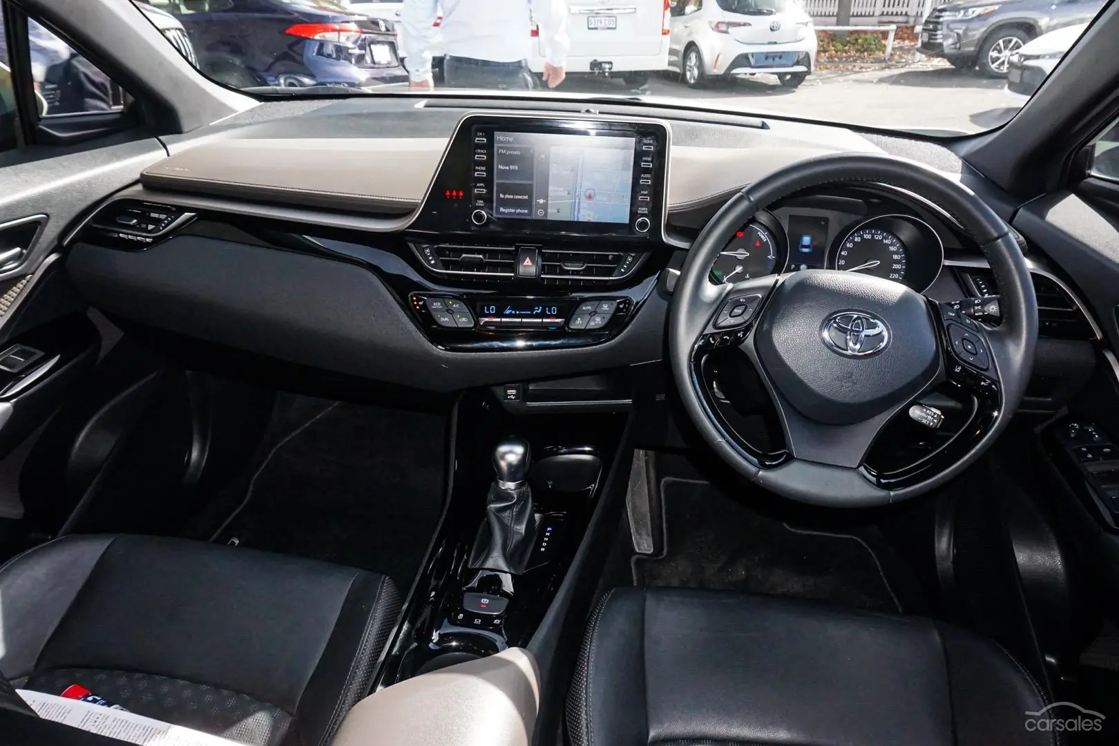 2020 Toyota C-HR Image 9