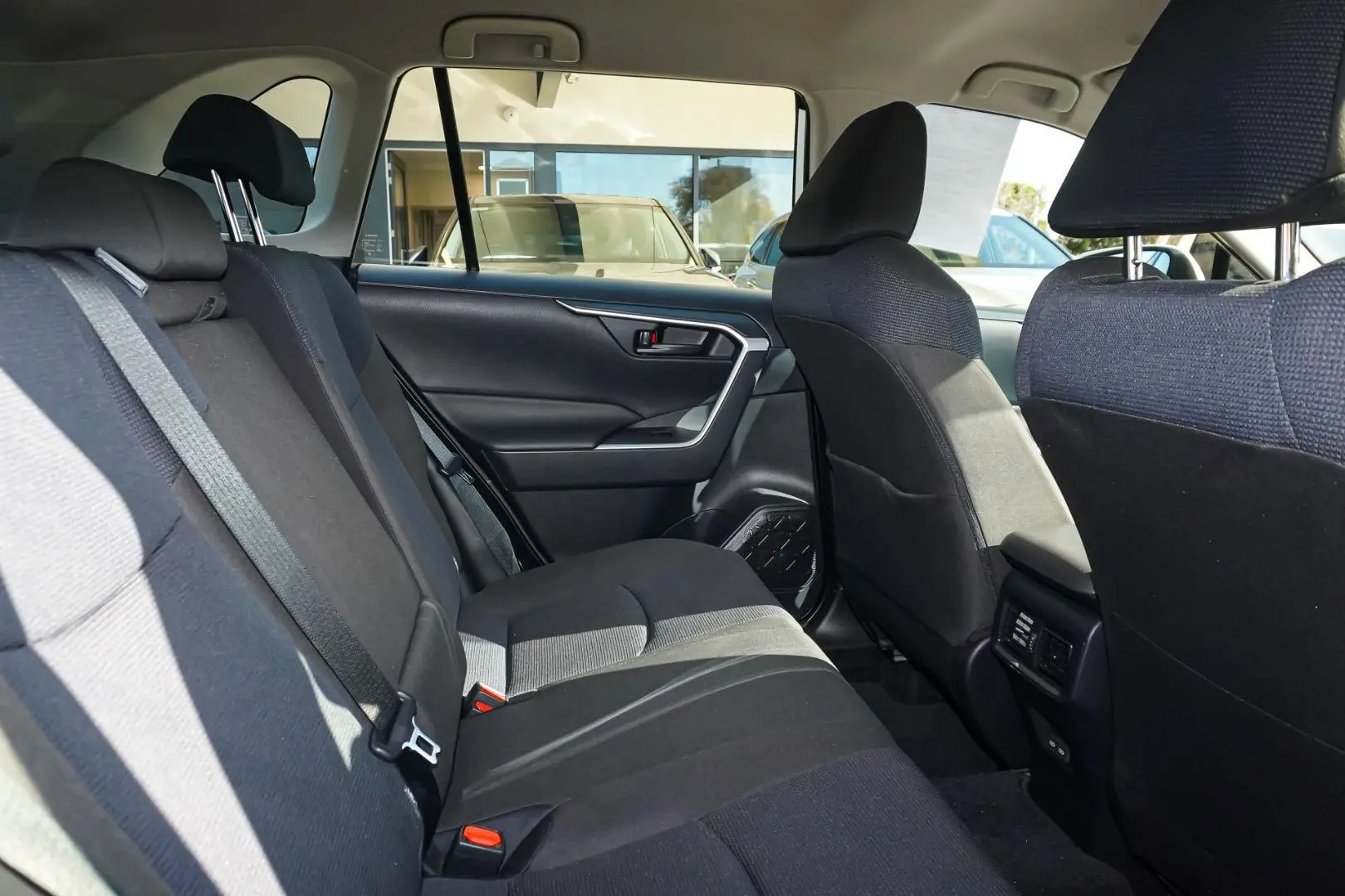2025 Toyota RAV4 Gallery Image 8