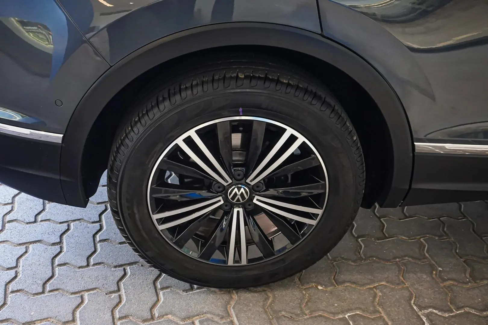 2023 Volkswagen Tiguan Gallery Image 16