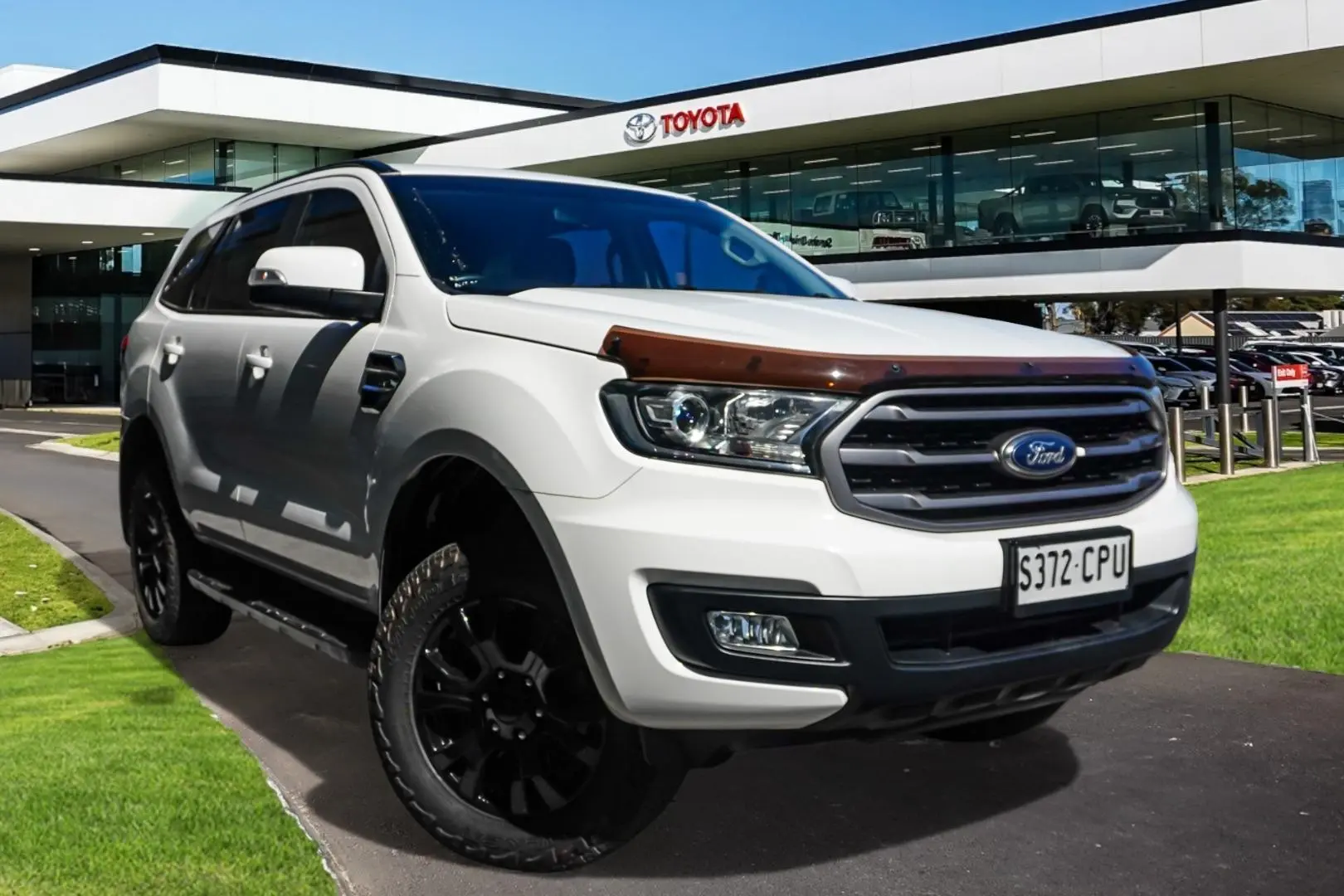 2018 Ford Everest Gallery Image 1