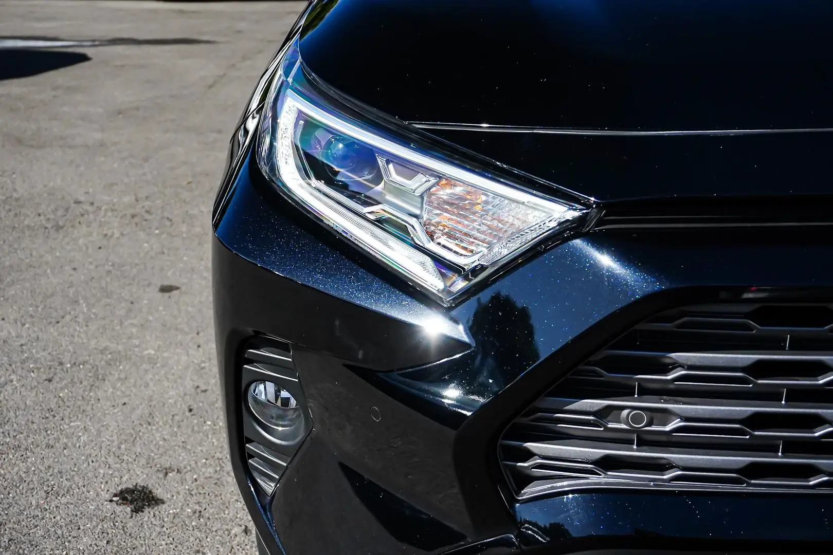 2020 Toyota RAV4 Gallery Image 13