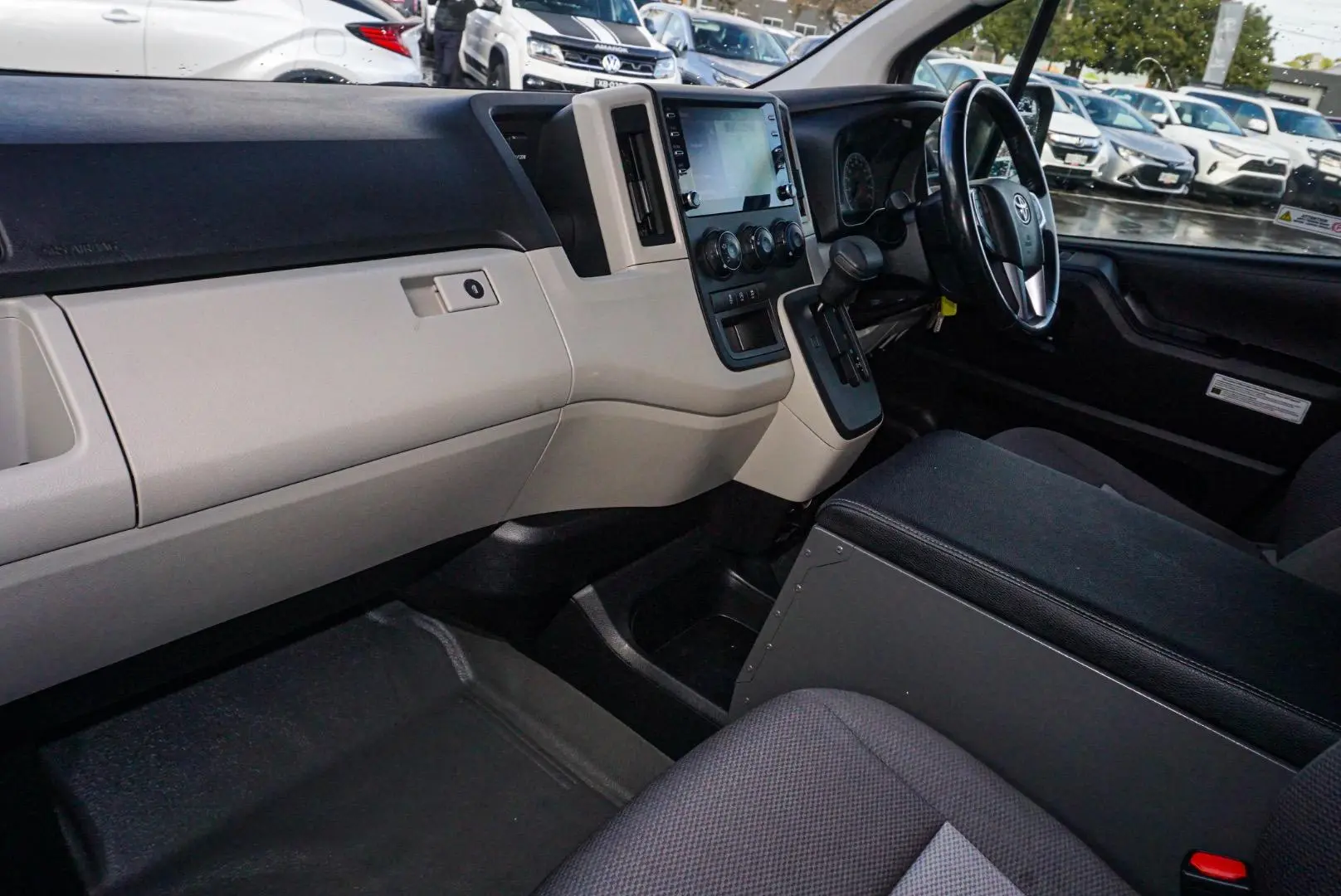 2020 Toyota Hiace Gallery Image 14