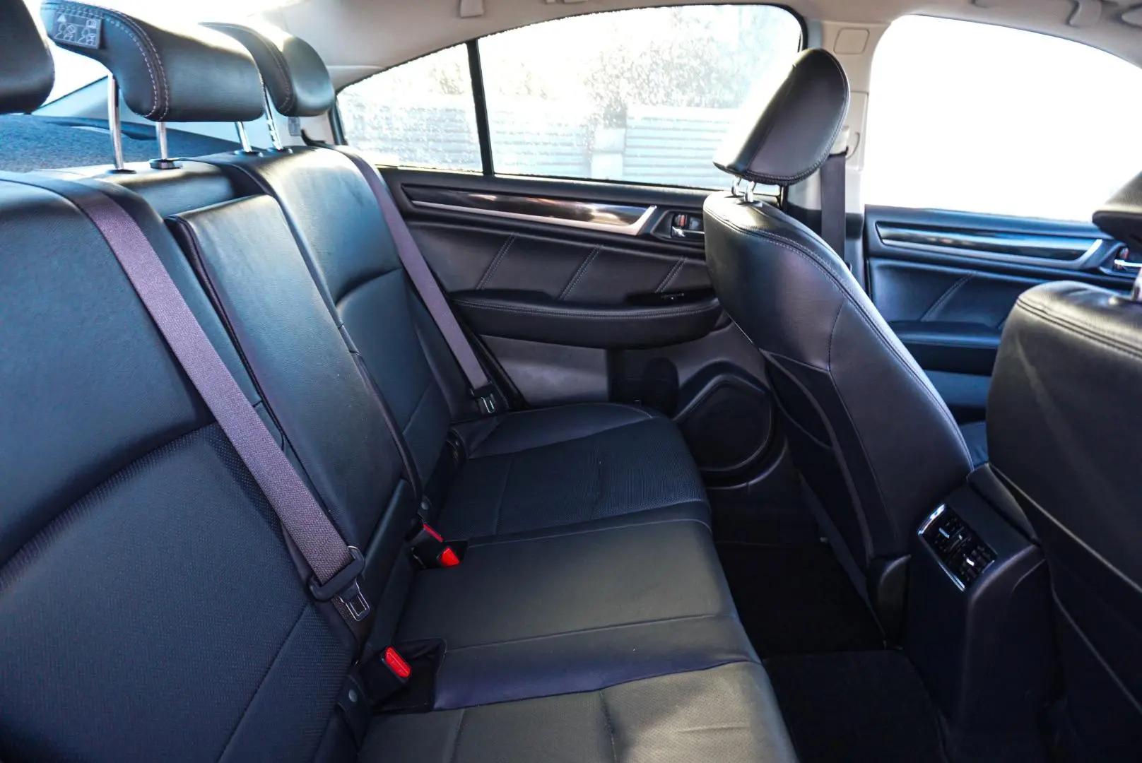 2017 Subaru Liberty Gallery Image 9