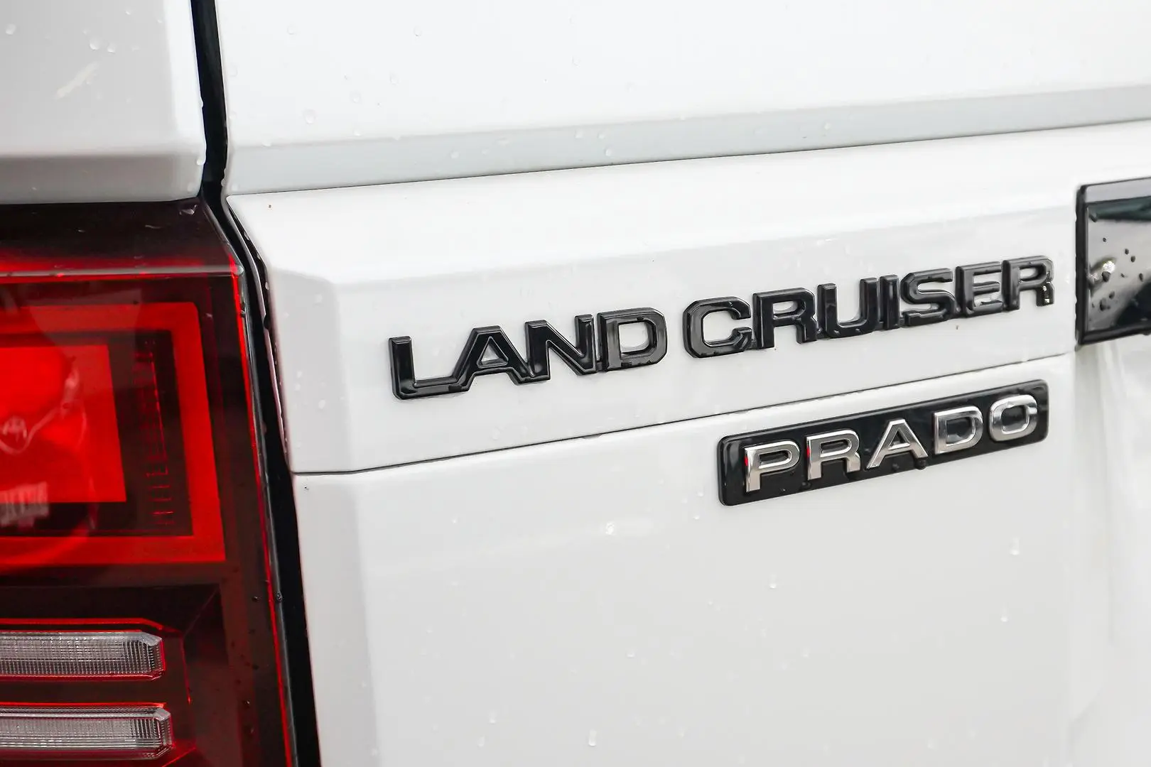 2024 Toyota Landcruiser Prado Gallery Image 15