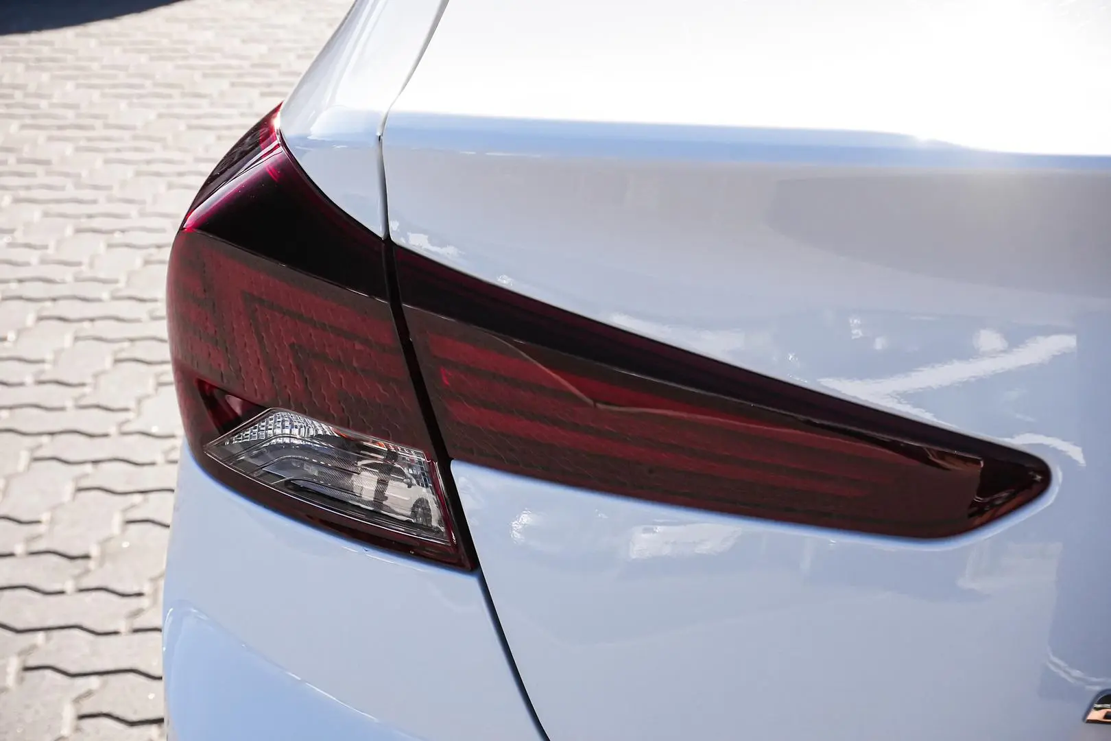 2019 Hyundai Elantra Gallery Image 8