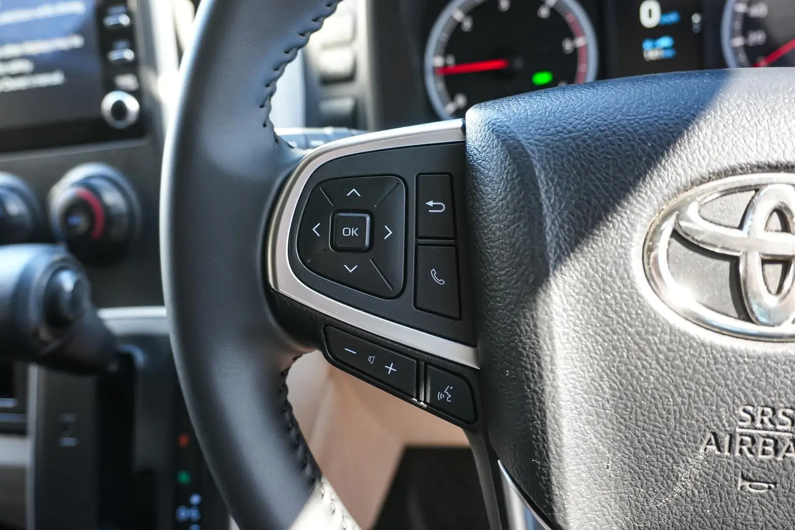 2022 Toyota Hiace Gallery Image 18