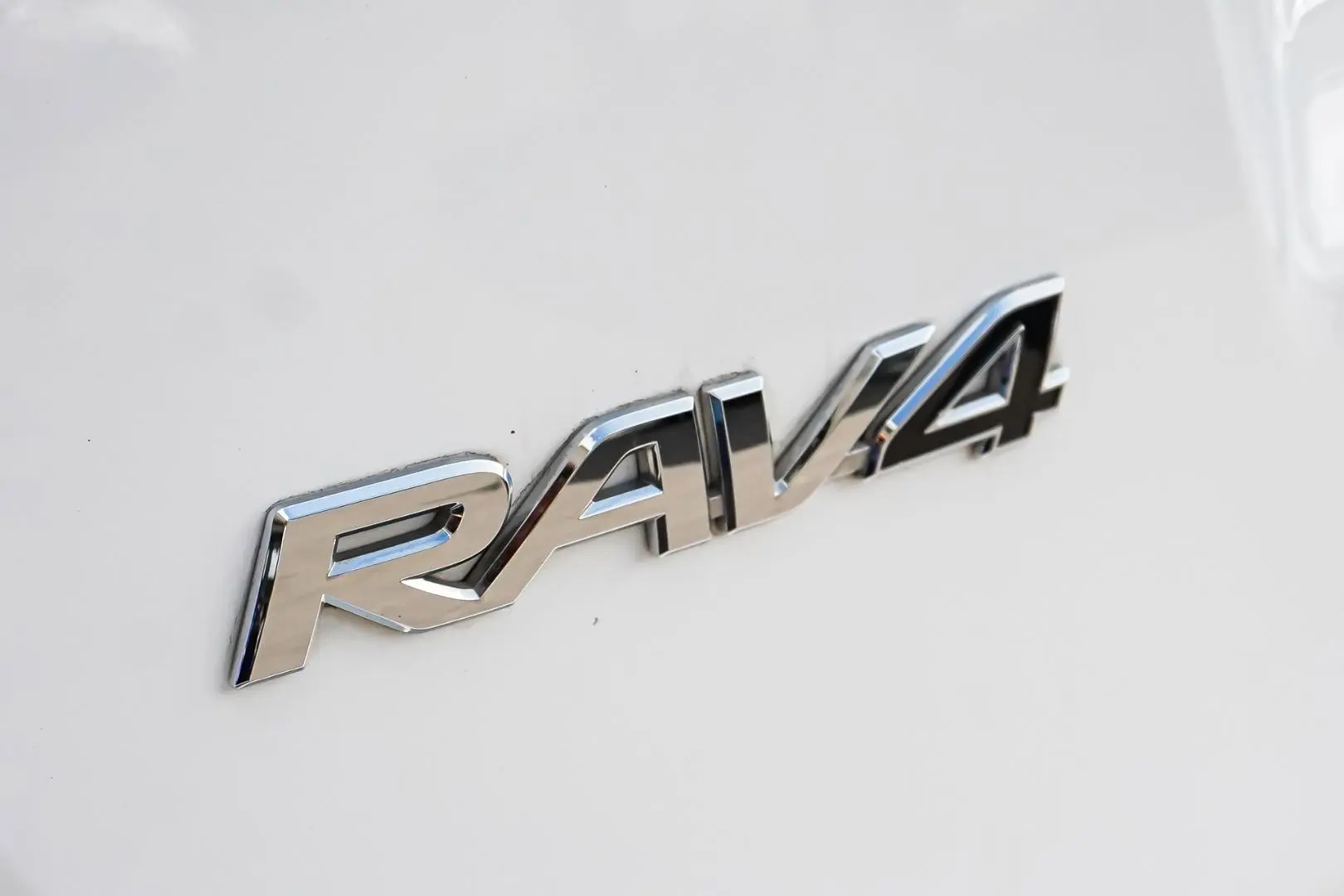 2018 Toyota RAV4 Gallery Image 15