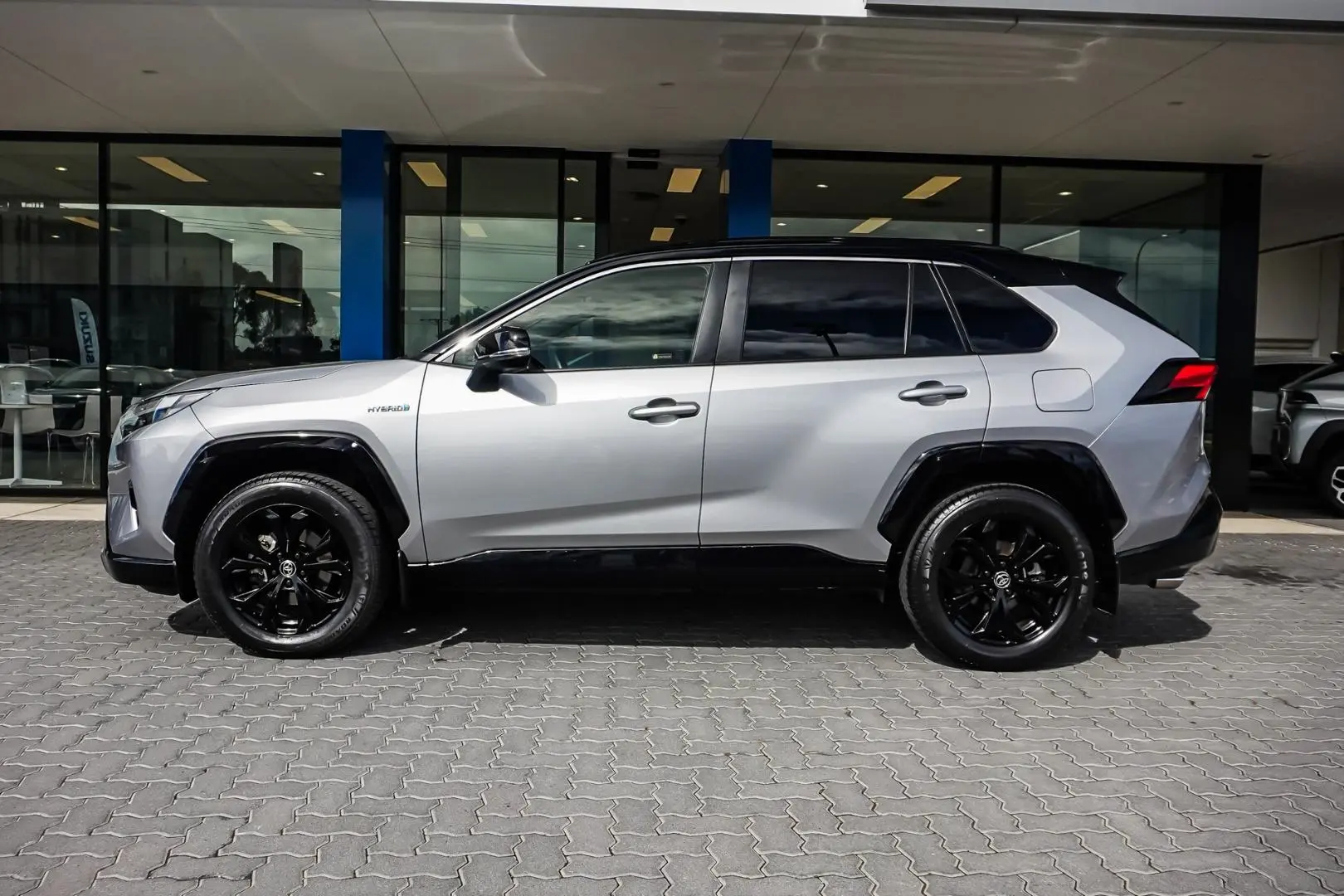 2022 Toyota RAV4 Gallery Image 4