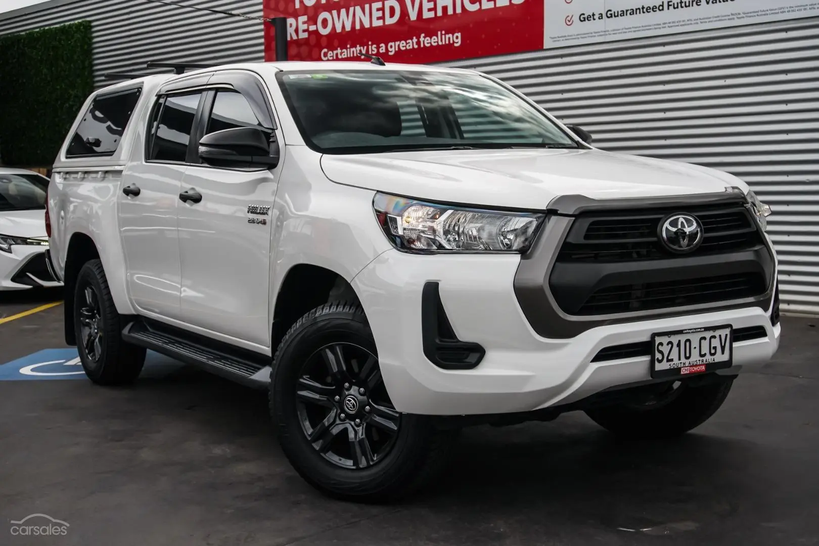 2020 Toyota Hilux Image 1