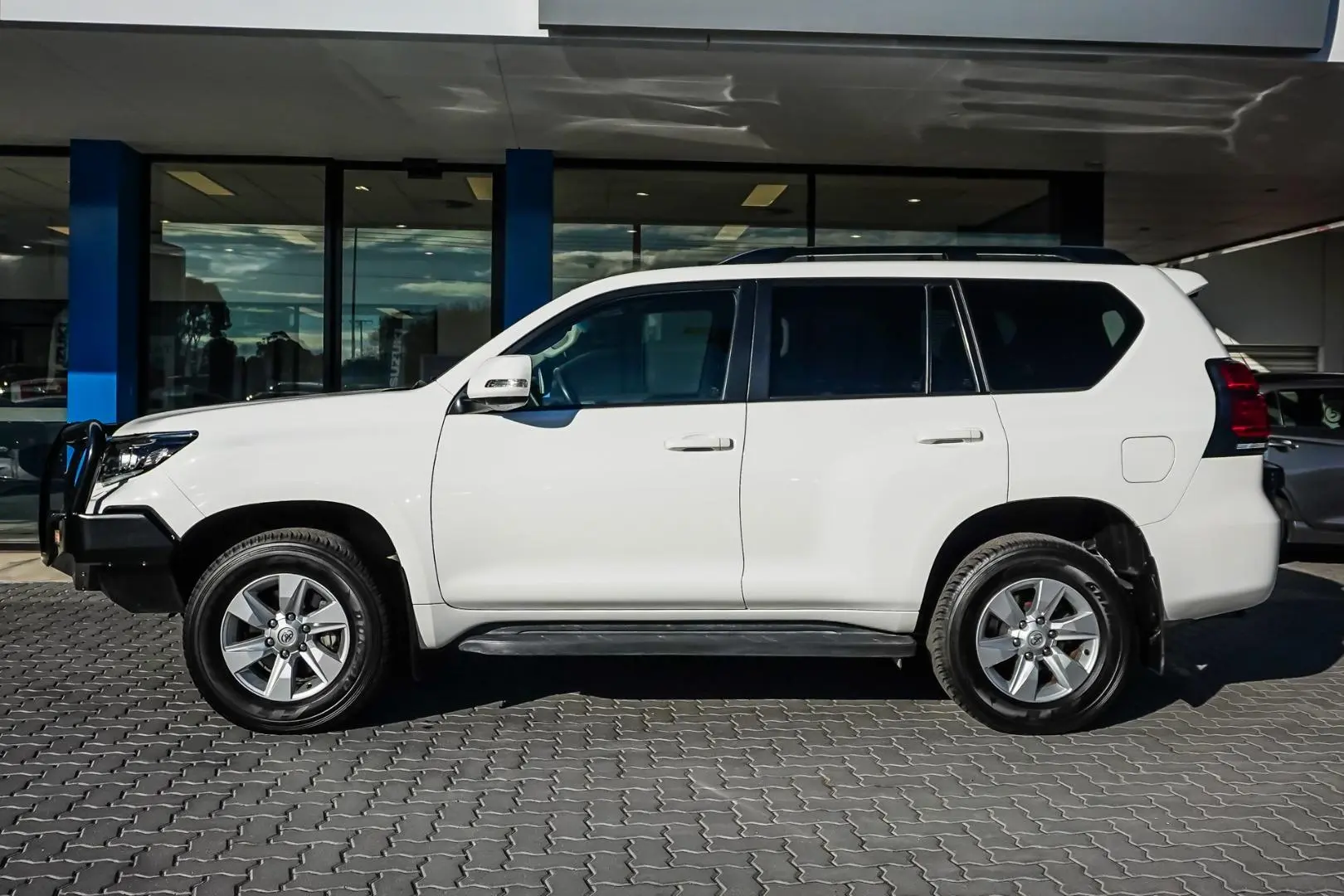 2021 Toyota Landcruiser Prado Gallery Image 3
