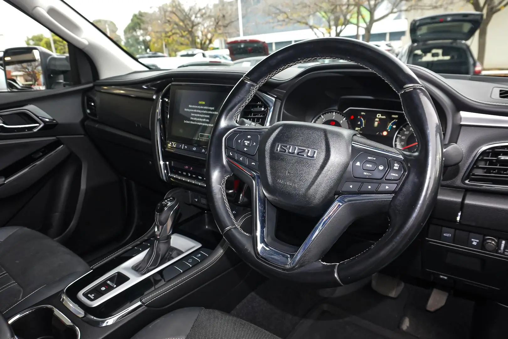 2022 Isuzu MU-X Gallery Image 6