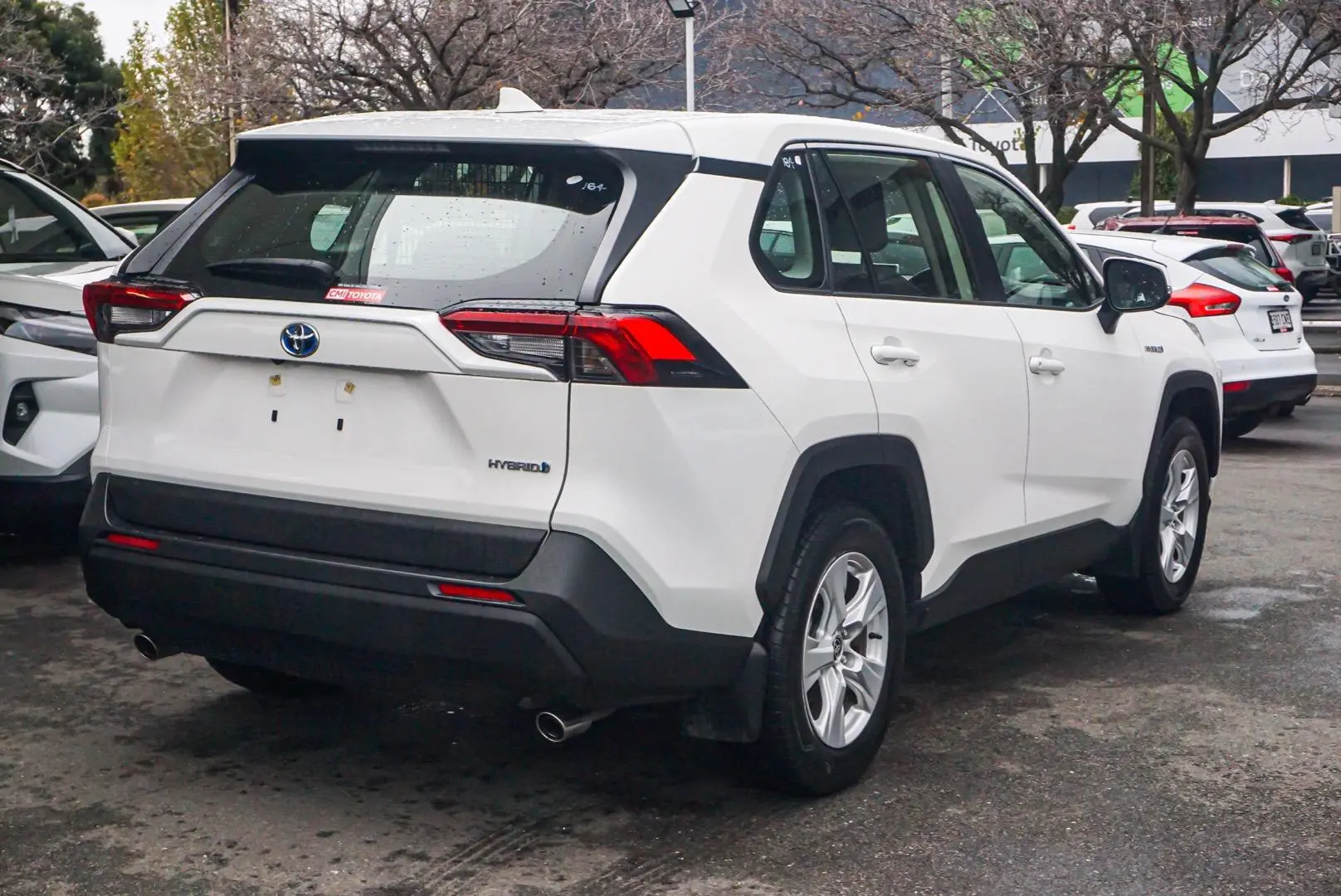 2021 Toyota RAV4 Gallery Image 2