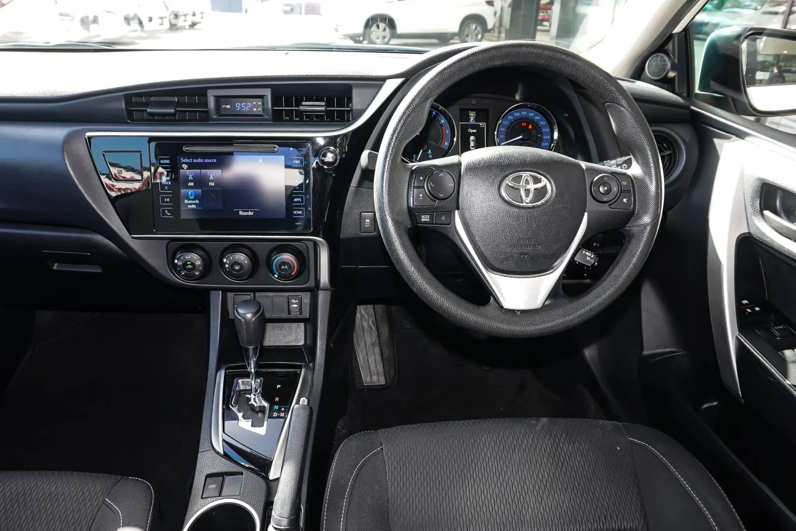 2019 Toyota Corolla Gallery Image 9