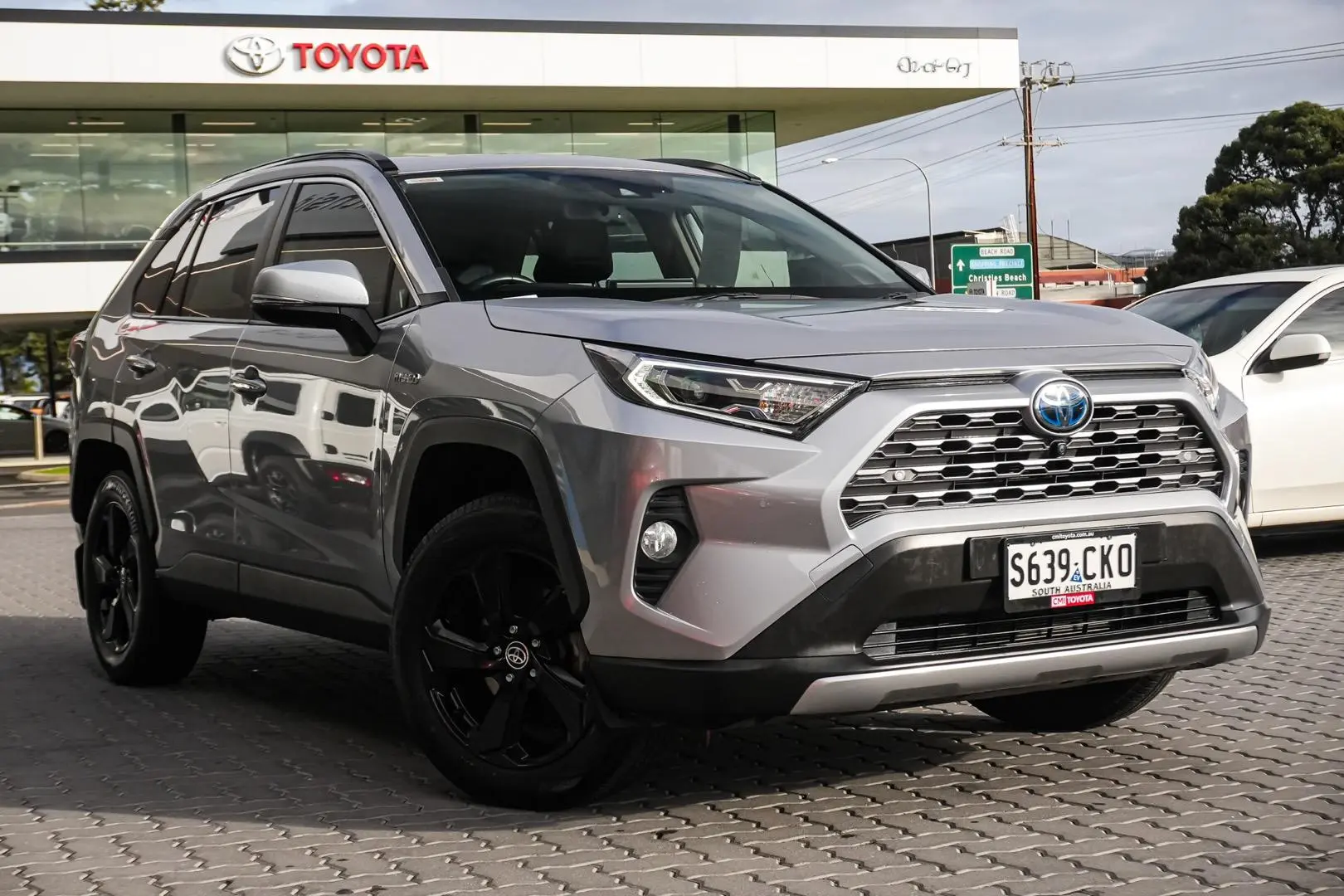 2021 Toyota RAV4 Gallery Image 2