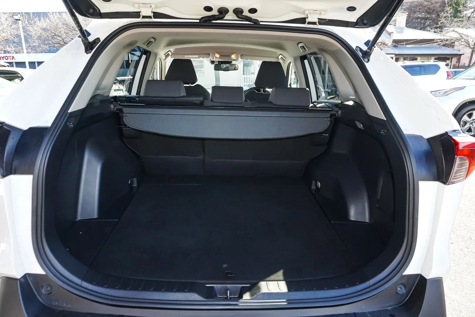 2021 Toyota RAV4 Gallery Image 10