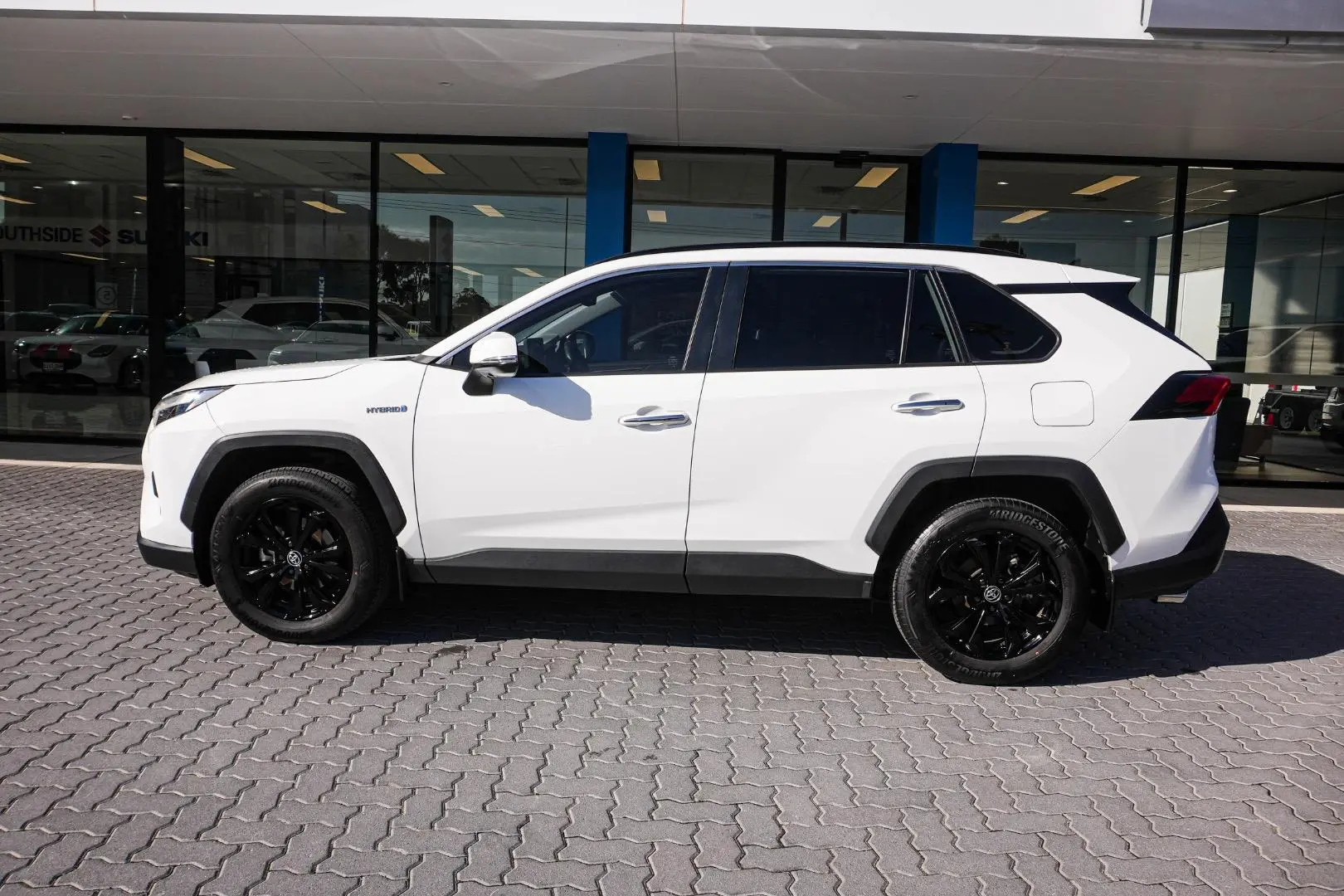 2023 Toyota RAV4 Gallery Image 4