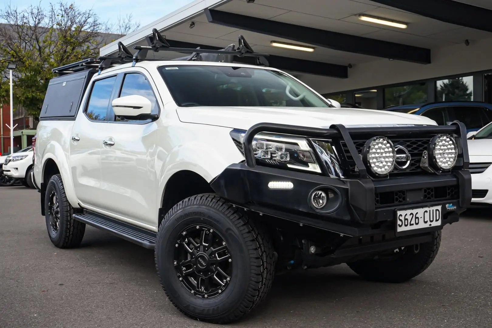 2023 Nissan Navara Gallery Image 2