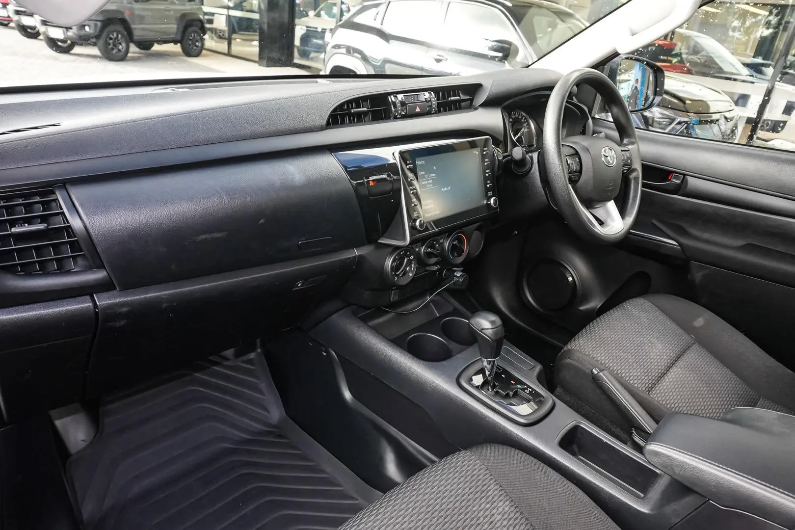 2023 Toyota Hilux Gallery Image 9