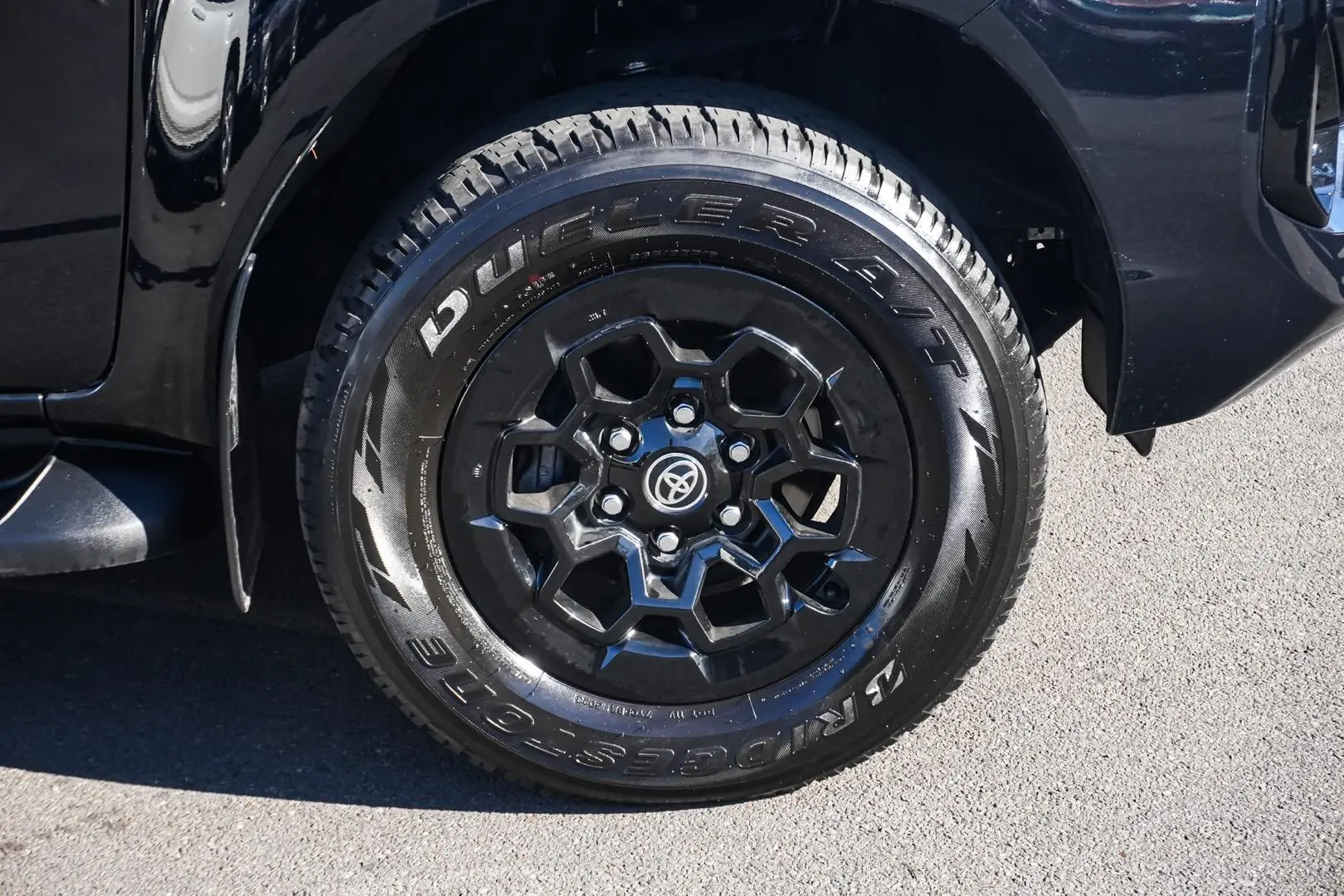 2024 Toyota Hilux Gallery Image 13