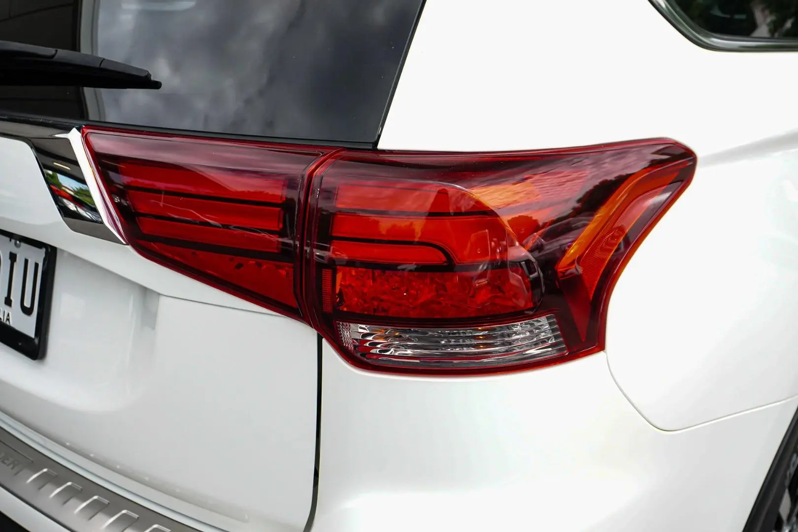 2018 Mitsubishi Outlander Gallery Image 14