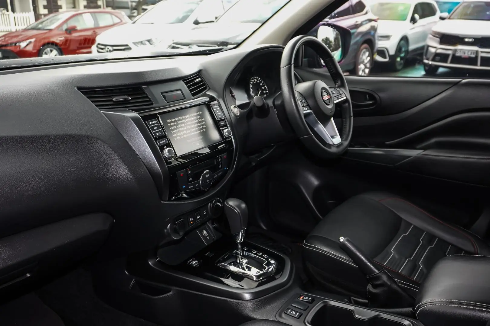 2022 Nissan Navara Gallery Image 11