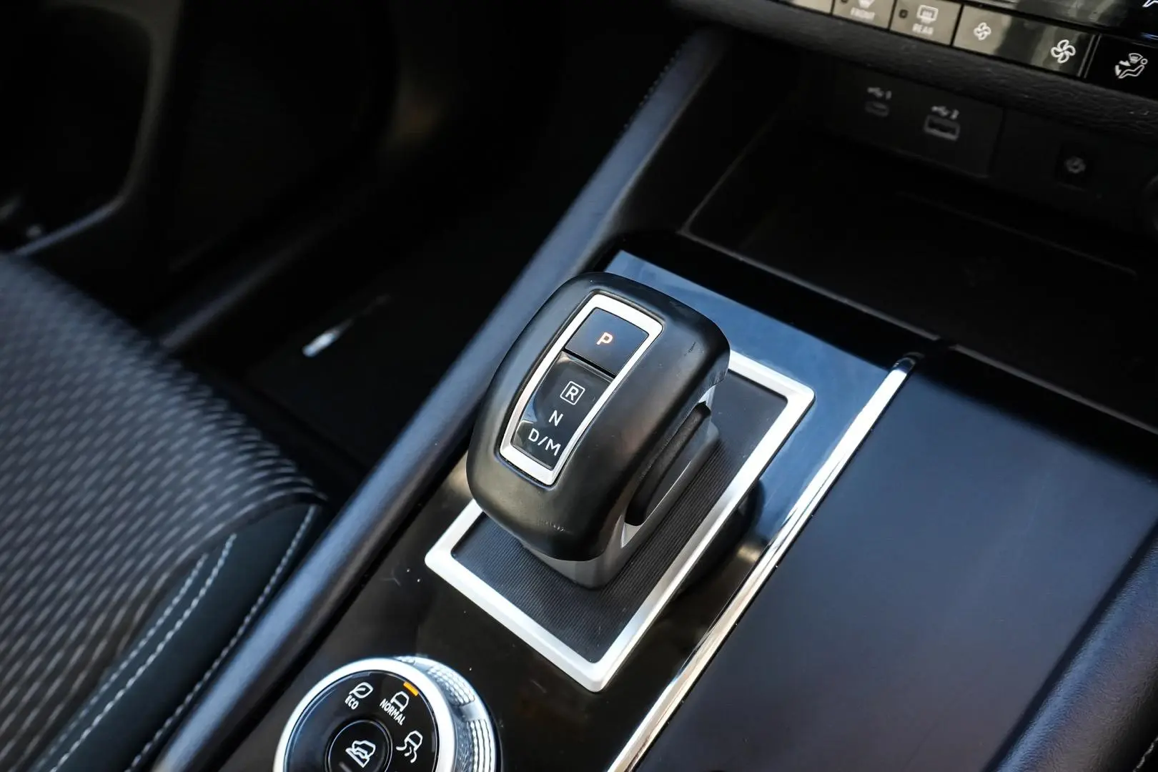 2022 Mitsubishi Outlander Gallery Image 18