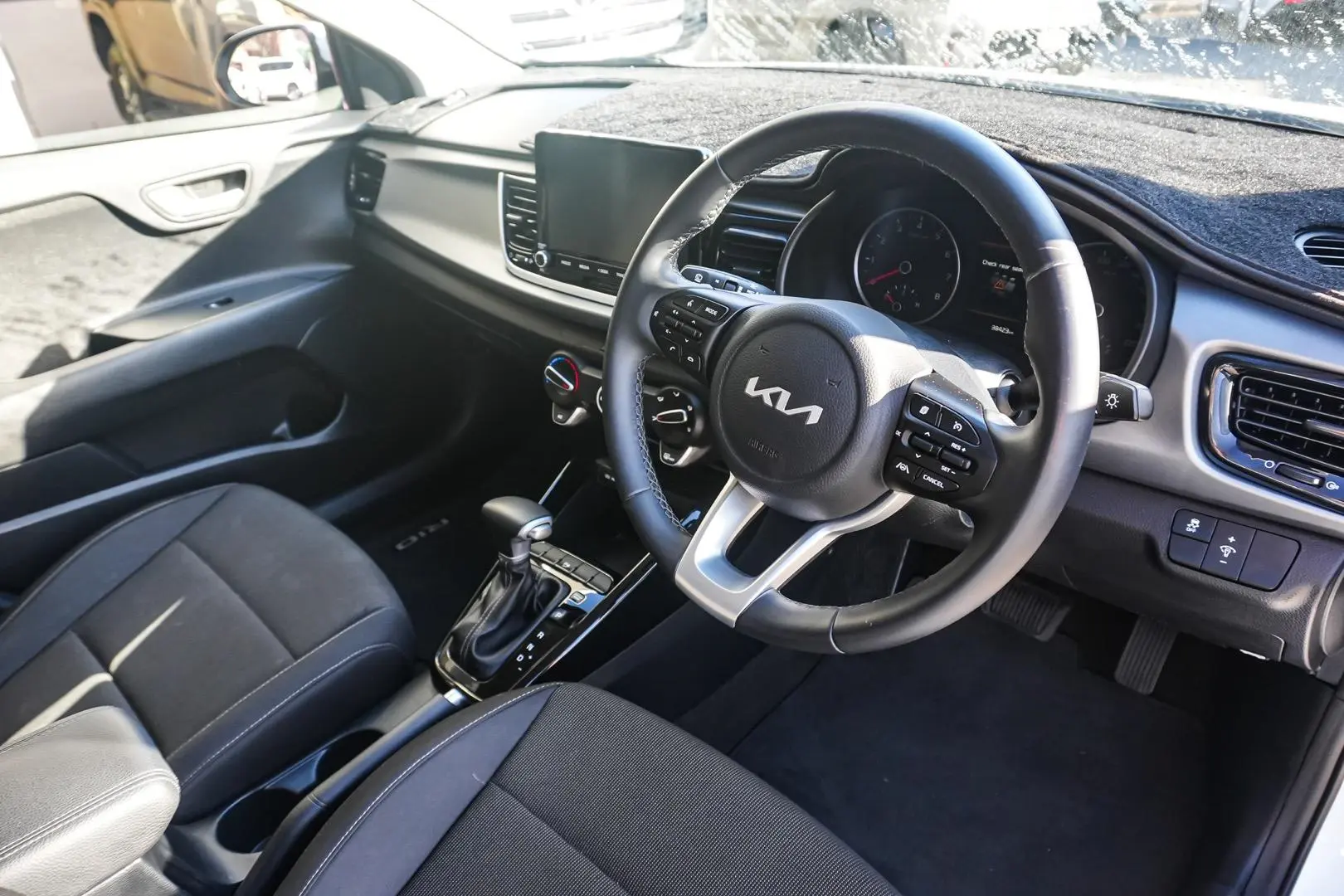 2022 Kia Rio Gallery Image 6