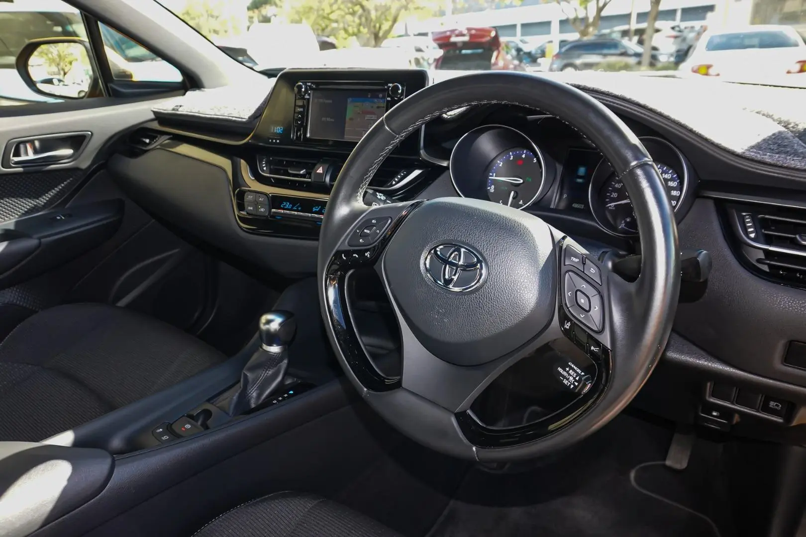 2018 Toyota C-HR Gallery Image 7