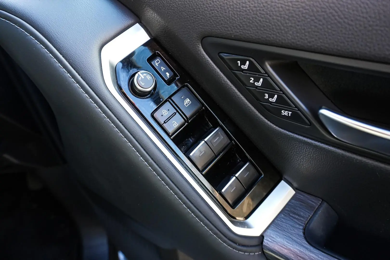 2023 Toyota Landcruiser Gallery Image 16