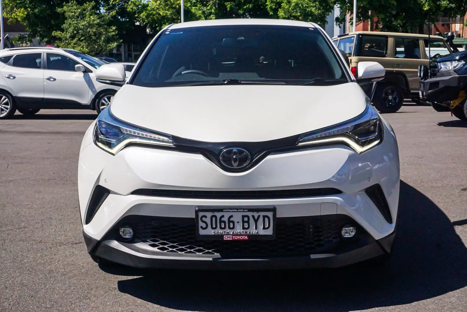 2018 Toyota C-Hr Gallery Image 5