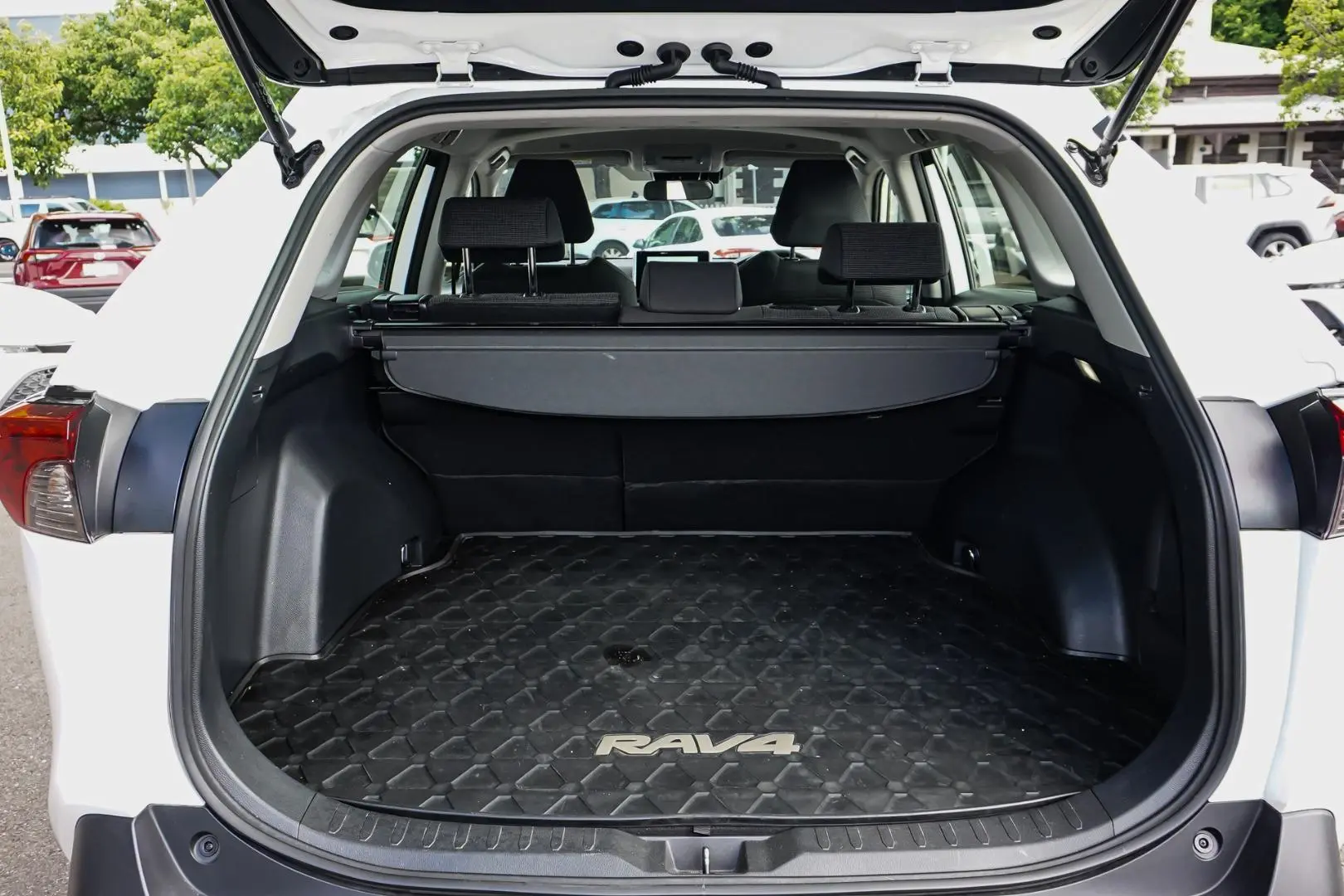 2023 Toyota RAV4 Gallery Image 9