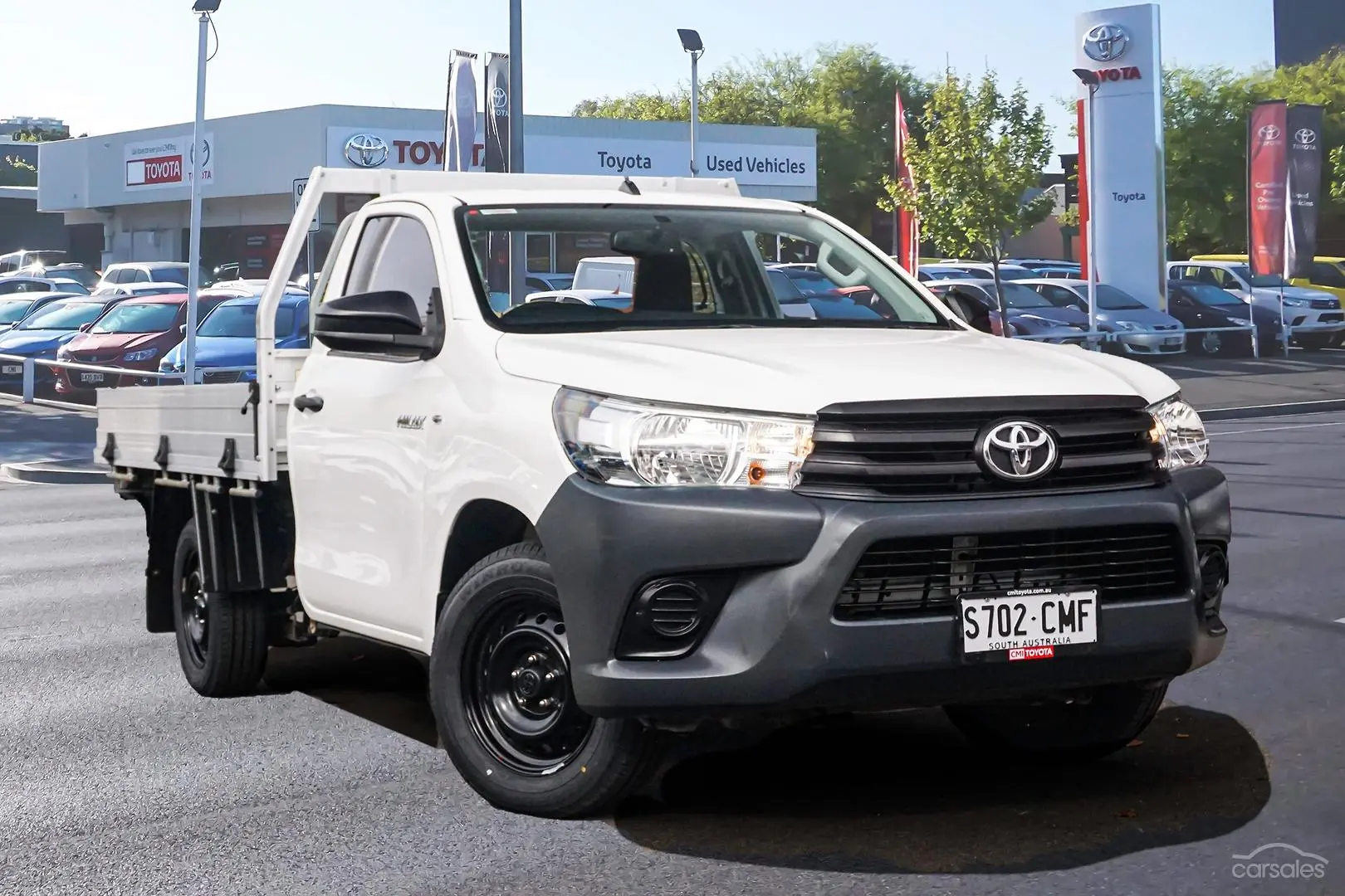 2017 Toyota Hilux Image 1