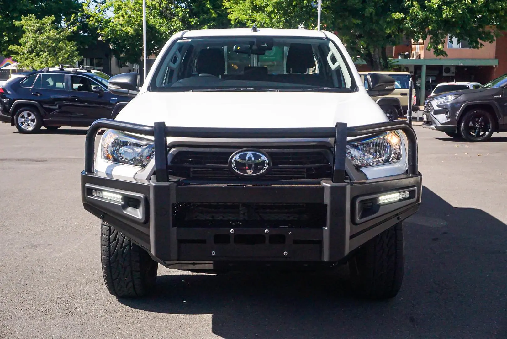 2021 Toyota Hilux Gallery Image 4