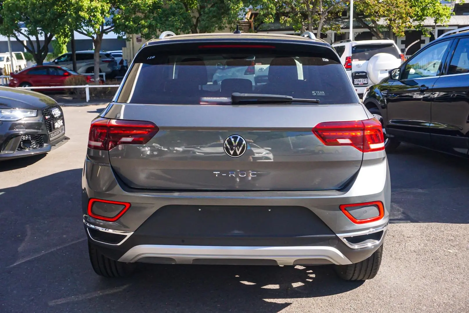 2022 Volkswagen T-Roc Gallery Image 6