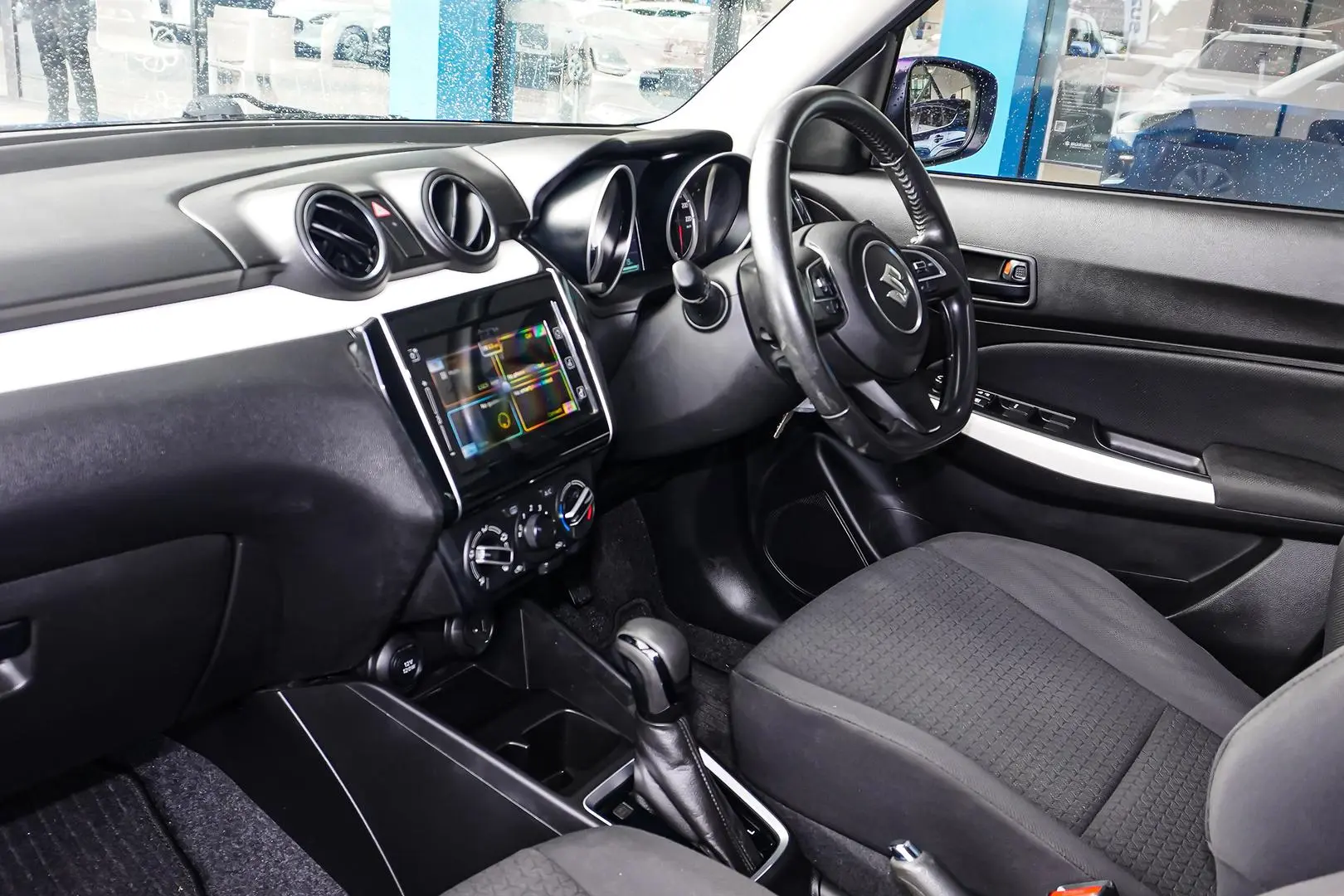 2019 Suzuki Swift Gallery Image 11
