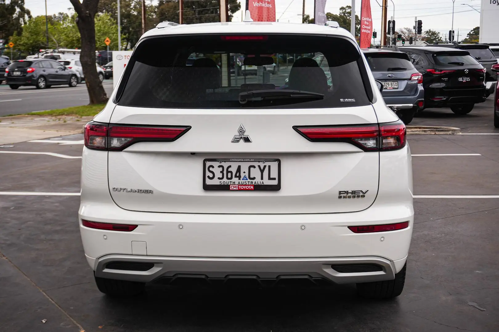 2023 Mitsubishi Outlander Gallery Image 6