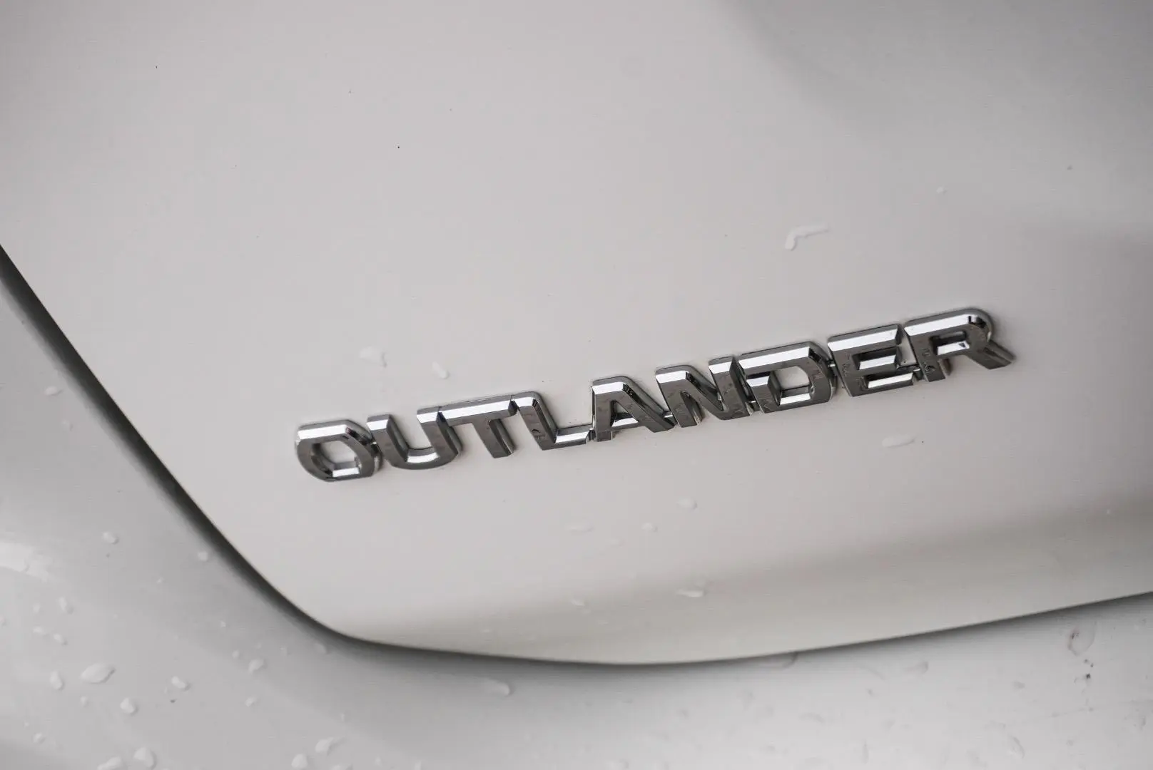 2020 Mitsubishi Outlander Gallery Image 15
