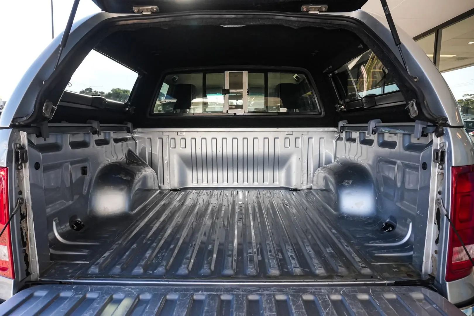 2011 Volkswagen Amarok Gallery Image 11