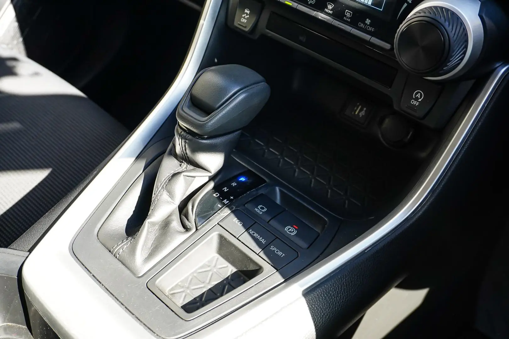 2023 Toyota RAV4 Gallery Image 17