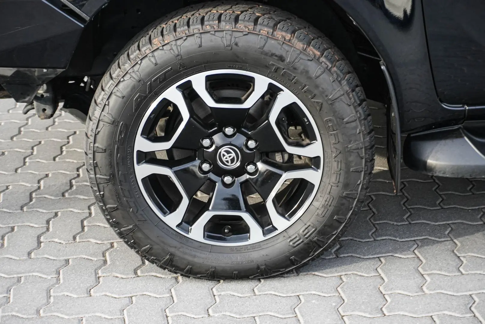2022 Toyota Hilux Gallery Image 15