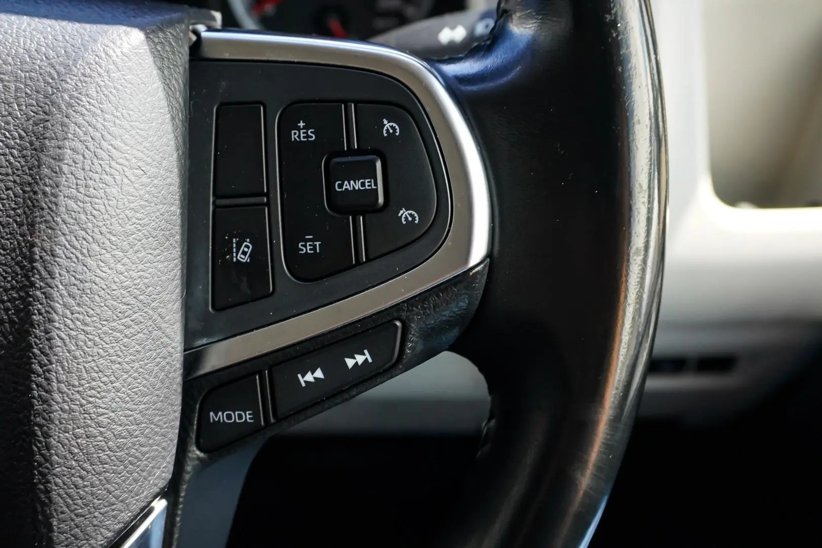 2021 Toyota Hiace Gallery Image 19