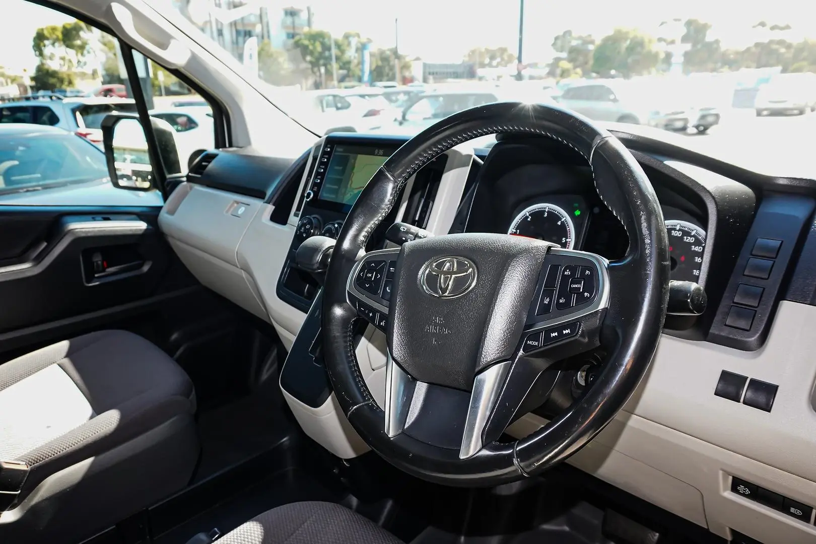 2020 Toyota Hiace Gallery Image 7