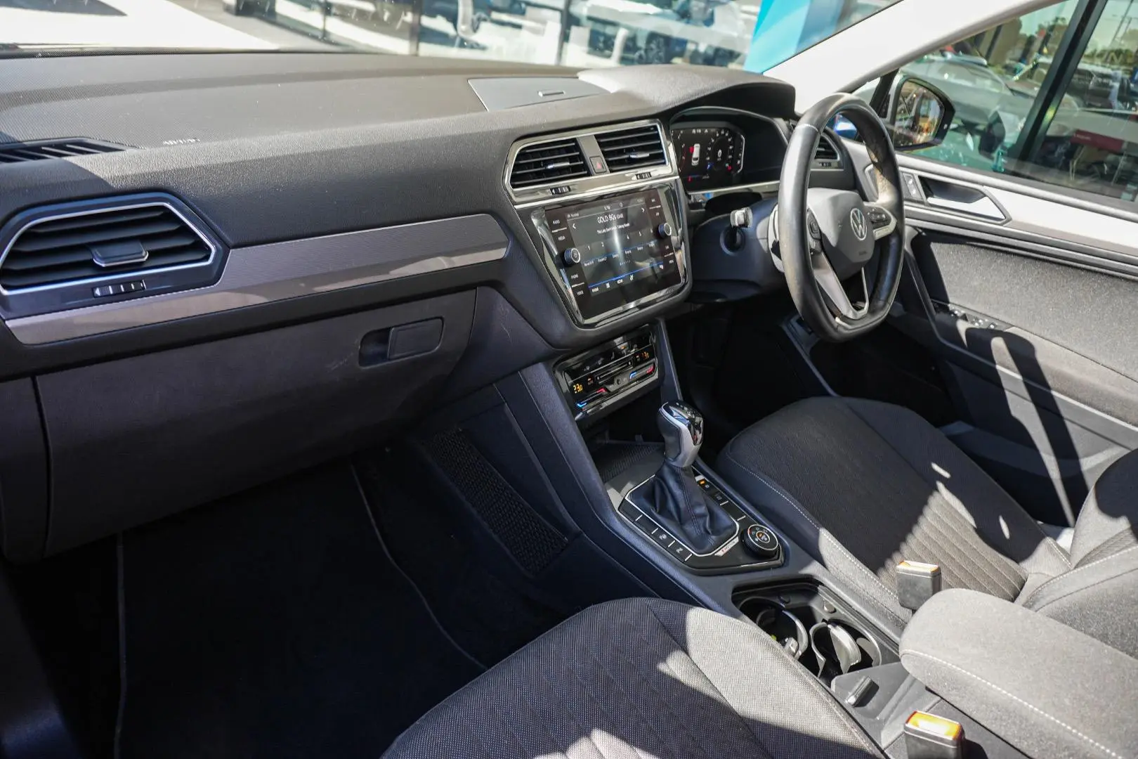 2022 Volkswagen Tiguan Gallery Image 10